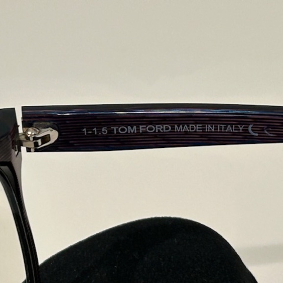 Tom Ford Cat Eye Glasses for Prescription Lenses - Previously Owned - Picture 4 of 8